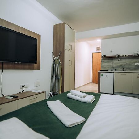 Darki Apartments 3 - Very Central Stay With Free Parking Ohrid Esterno foto