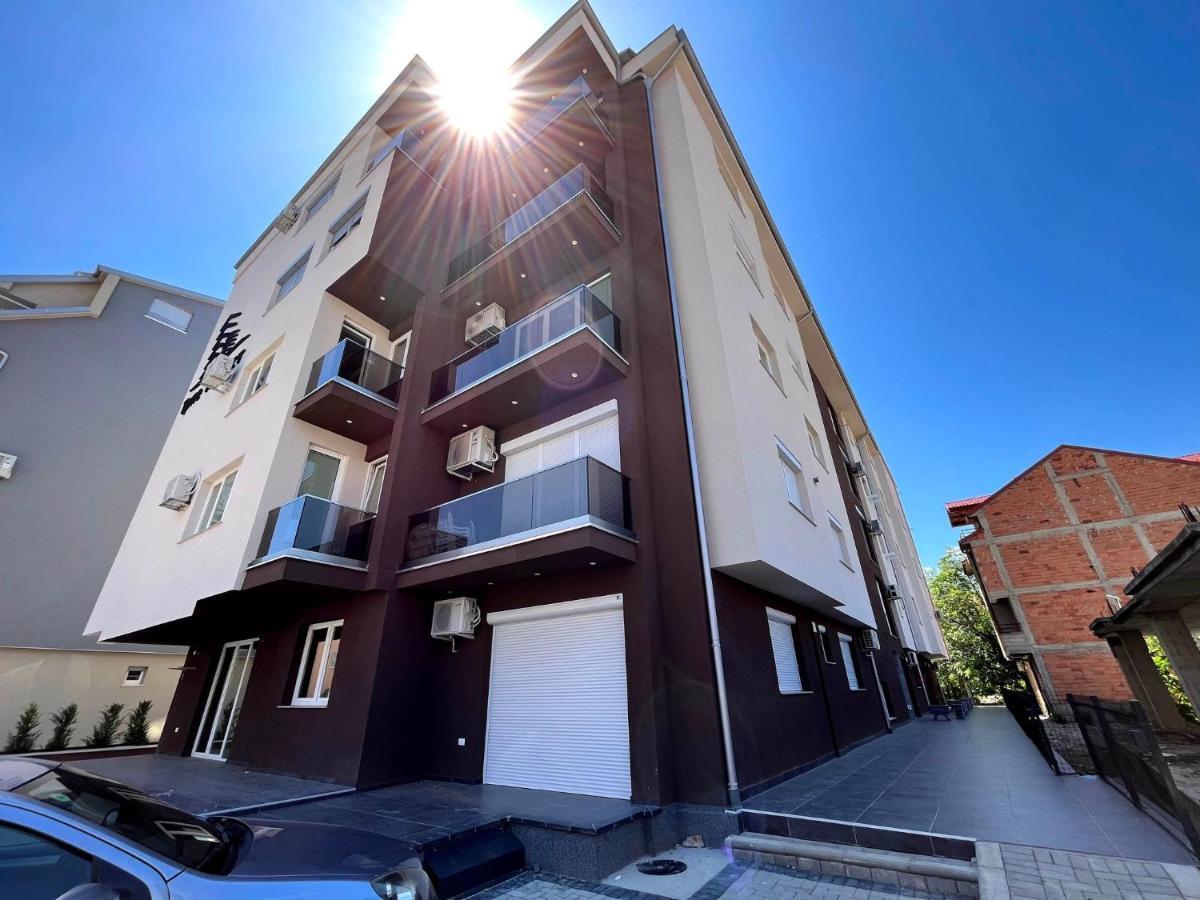 Darki Apartments 3 - Very Central Stay With Free Parking Ohrid Esterno foto